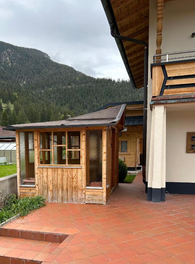 Ferienwohnungen Lodge-B Weissenbach am Lech Buitenkant foto