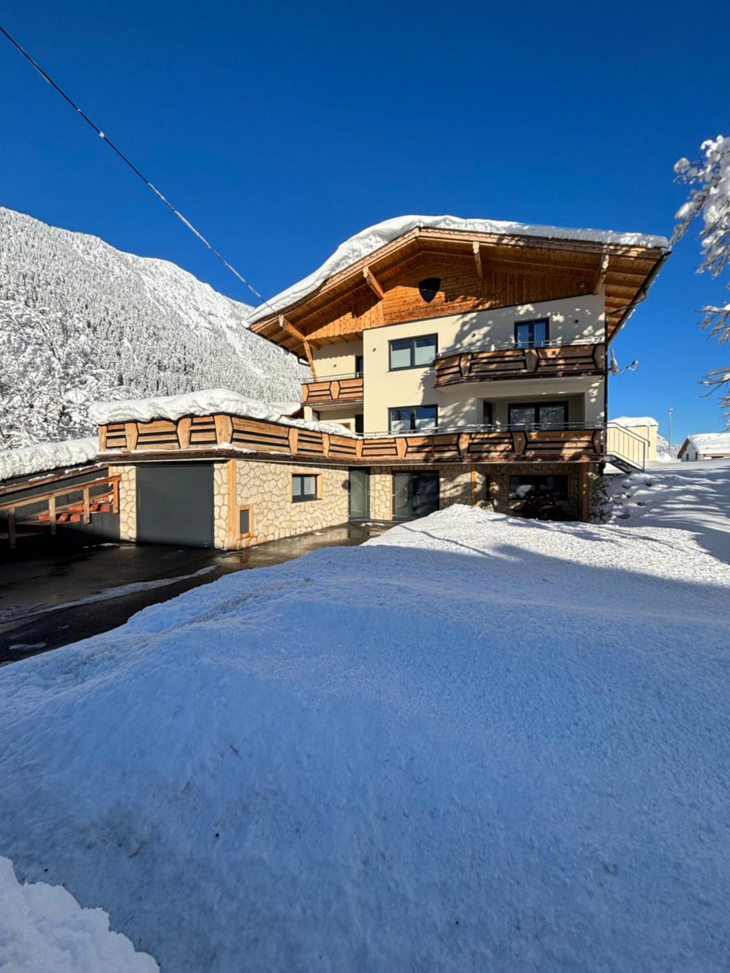 Ferienwohnungen Lodge-B Weissenbach am Lech Buitenkant foto