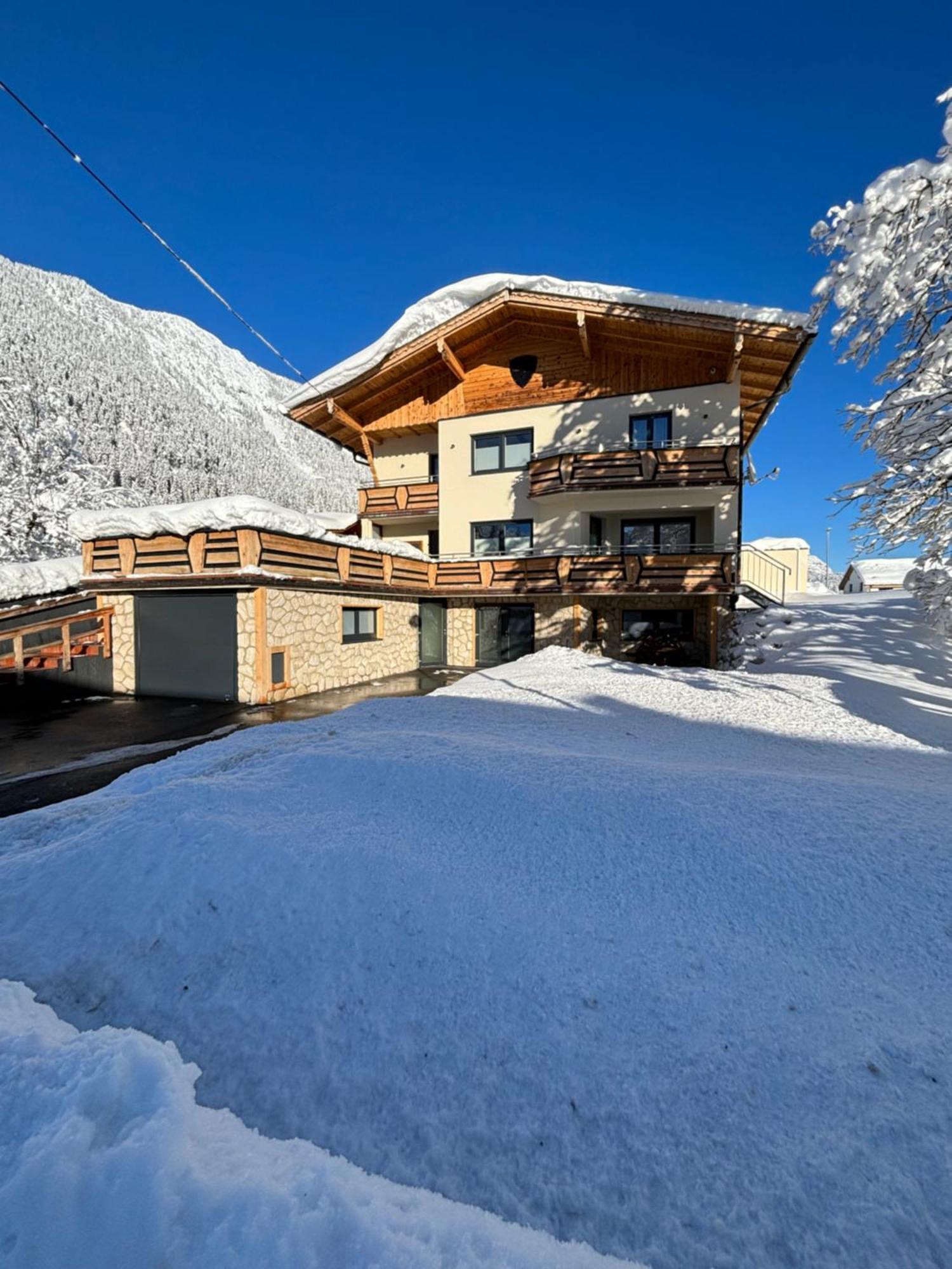 Ferienwohnungen Lodge-B Weissenbach am Lech Buitenkant foto