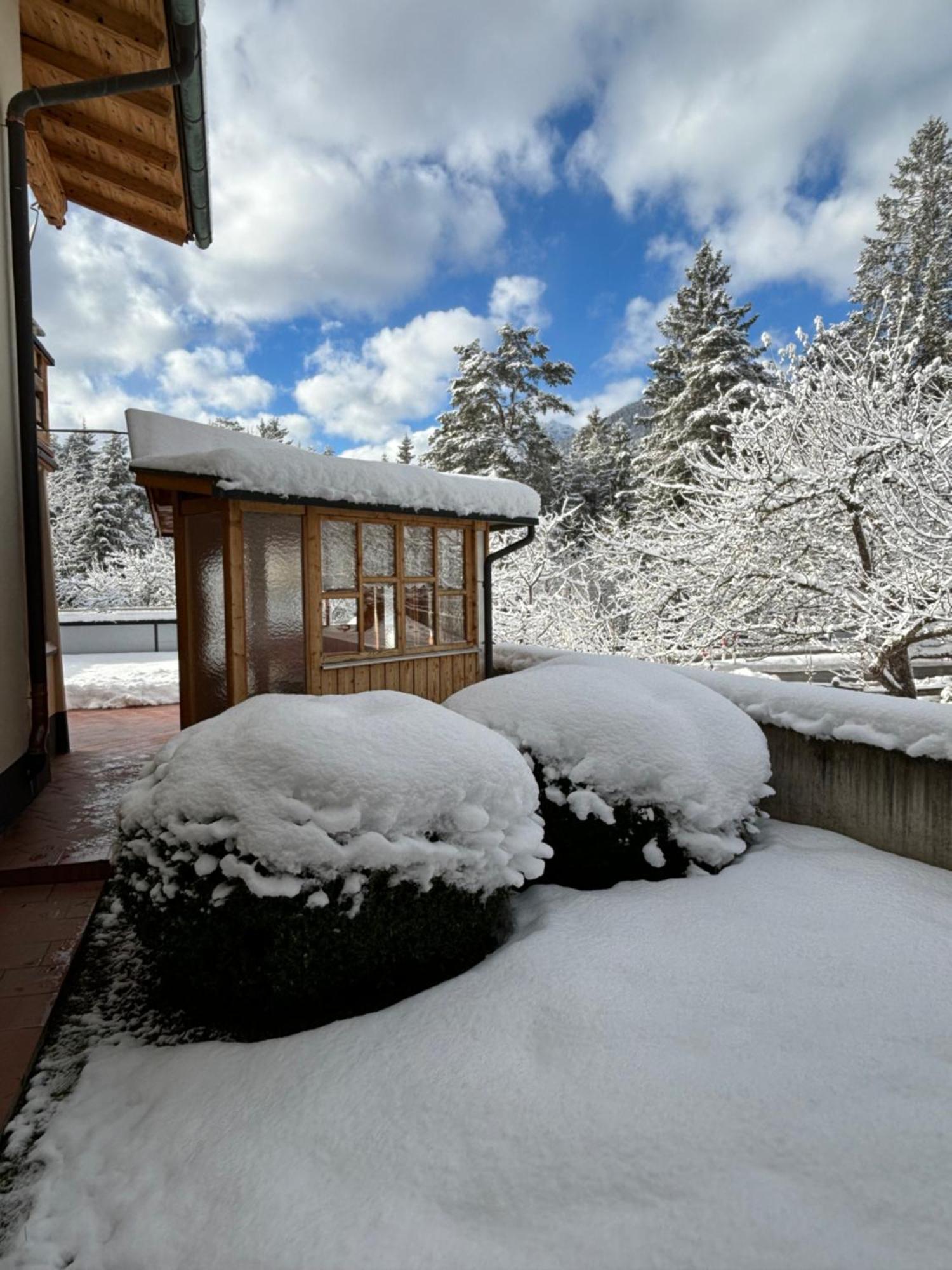 Ferienwohnungen Lodge-B Weissenbach am Lech Buitenkant foto