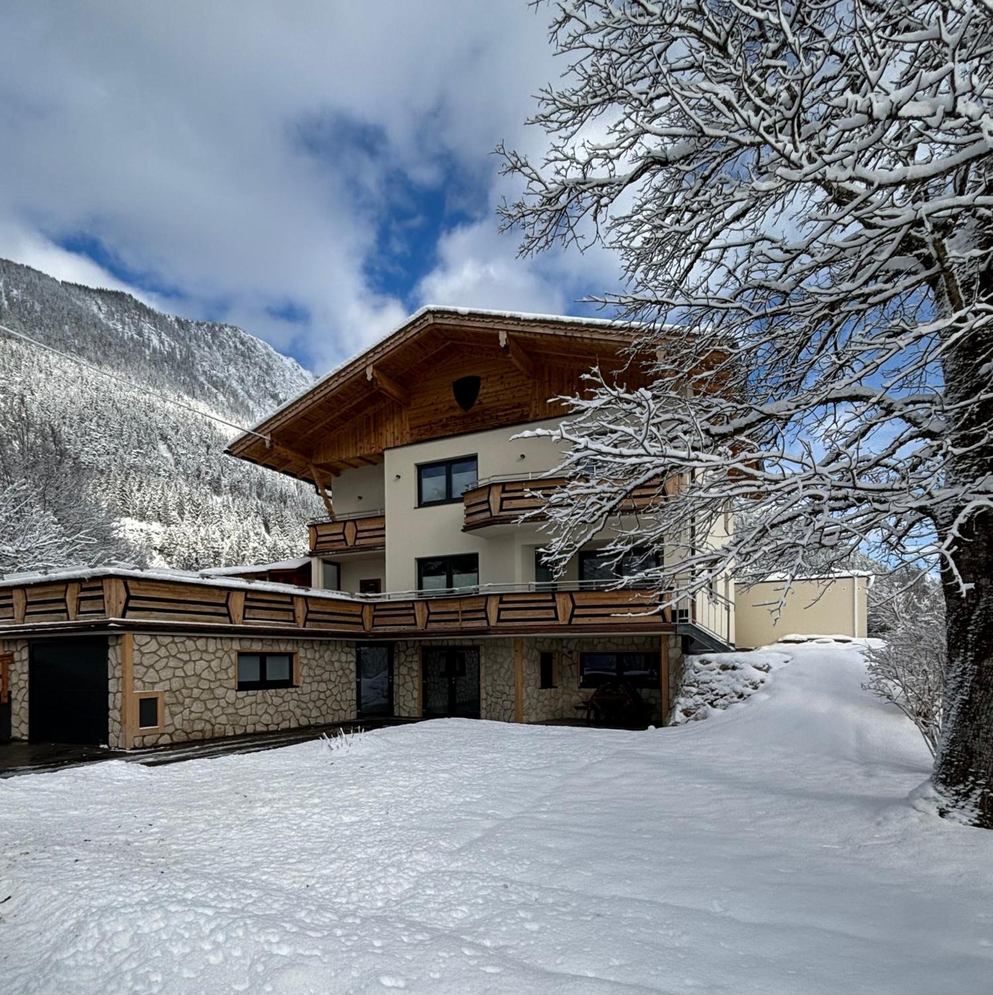 Ferienwohnungen Lodge-B Weissenbach am Lech Buitenkant foto