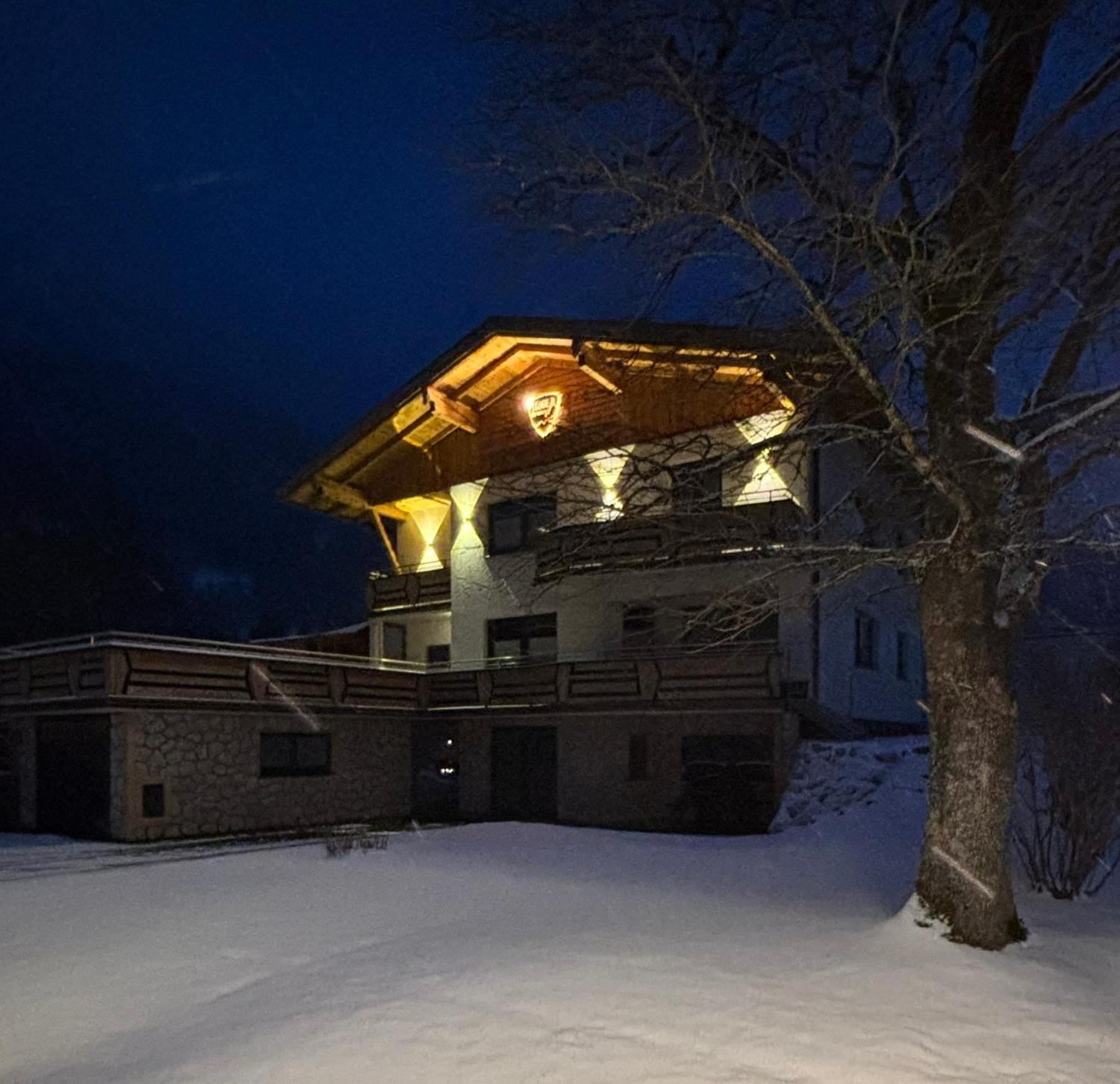 Ferienwohnungen Lodge-B Weissenbach am Lech Buitenkant foto